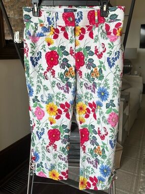 VERVE blues White Floral Crop Pants